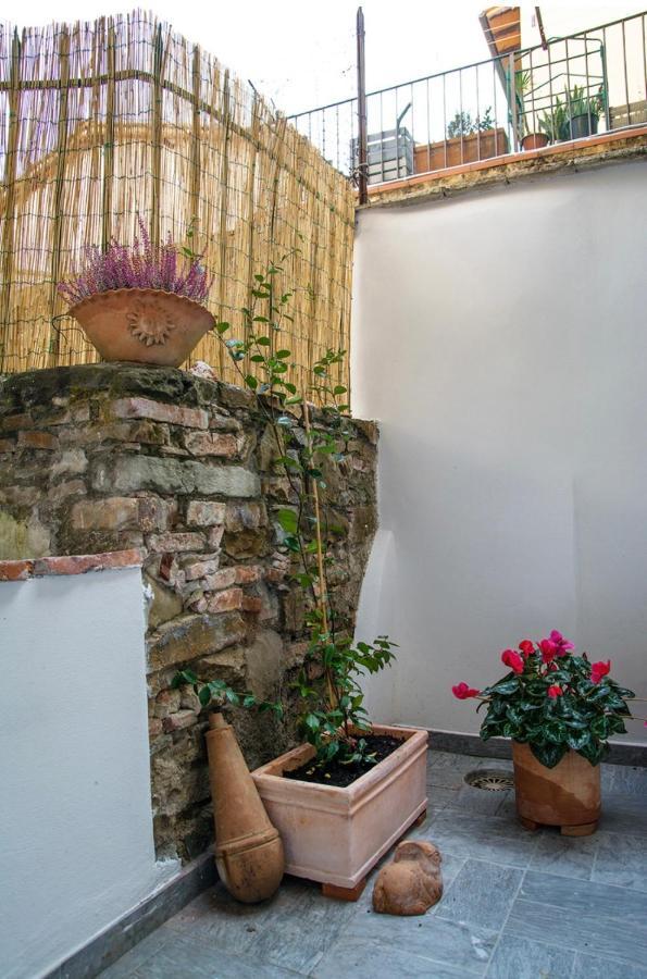 Camilla'S Guest House ฟลอเรนซ์ ภายนอก รูปภาพ